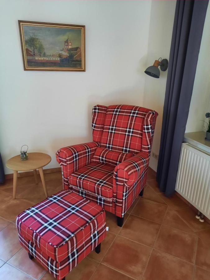 Tolles Ferienhaus In Pilsum - Ferienhaus Trientje - Mit Garten Und Ueberdachter Terrasse Exterior foto